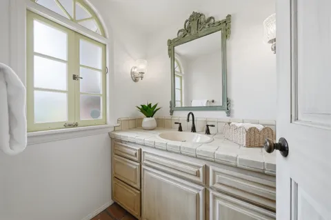 $1,575,000 | 1 Via La Cima, Rancho Palos Verdes, CA 90275