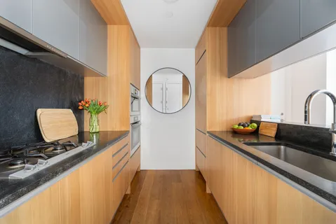 $2,650,000 | 311 West Broadway, Unit 7G | SoHo