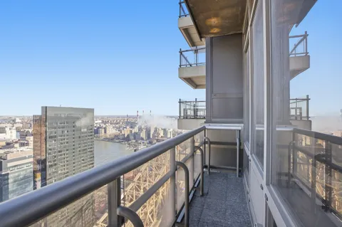$2,650,000 | 418 East 59th Street, Unit PHA | Sutton Place