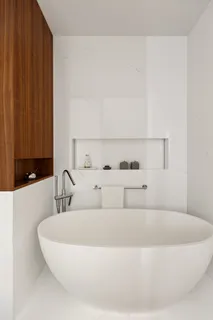 $2,575,000 | 184 Kent Avenue, Unit 512A | Williamsburg