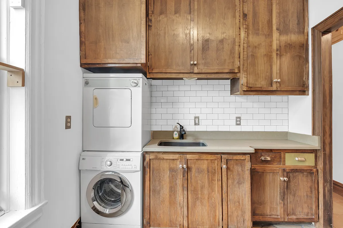 246 Cornelia Street, Unit D1 Brooklyn, NY 11221 - Photo 3 of 10