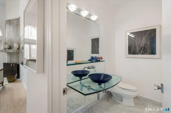 $2,495,000 | 215 South Lake Drive, Stamford, CT 06903