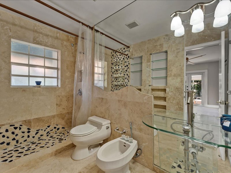 1150 North Biscayne Point Road Miami Beach, FL 33141 - Photo 48 of 65 Gallery Image 48