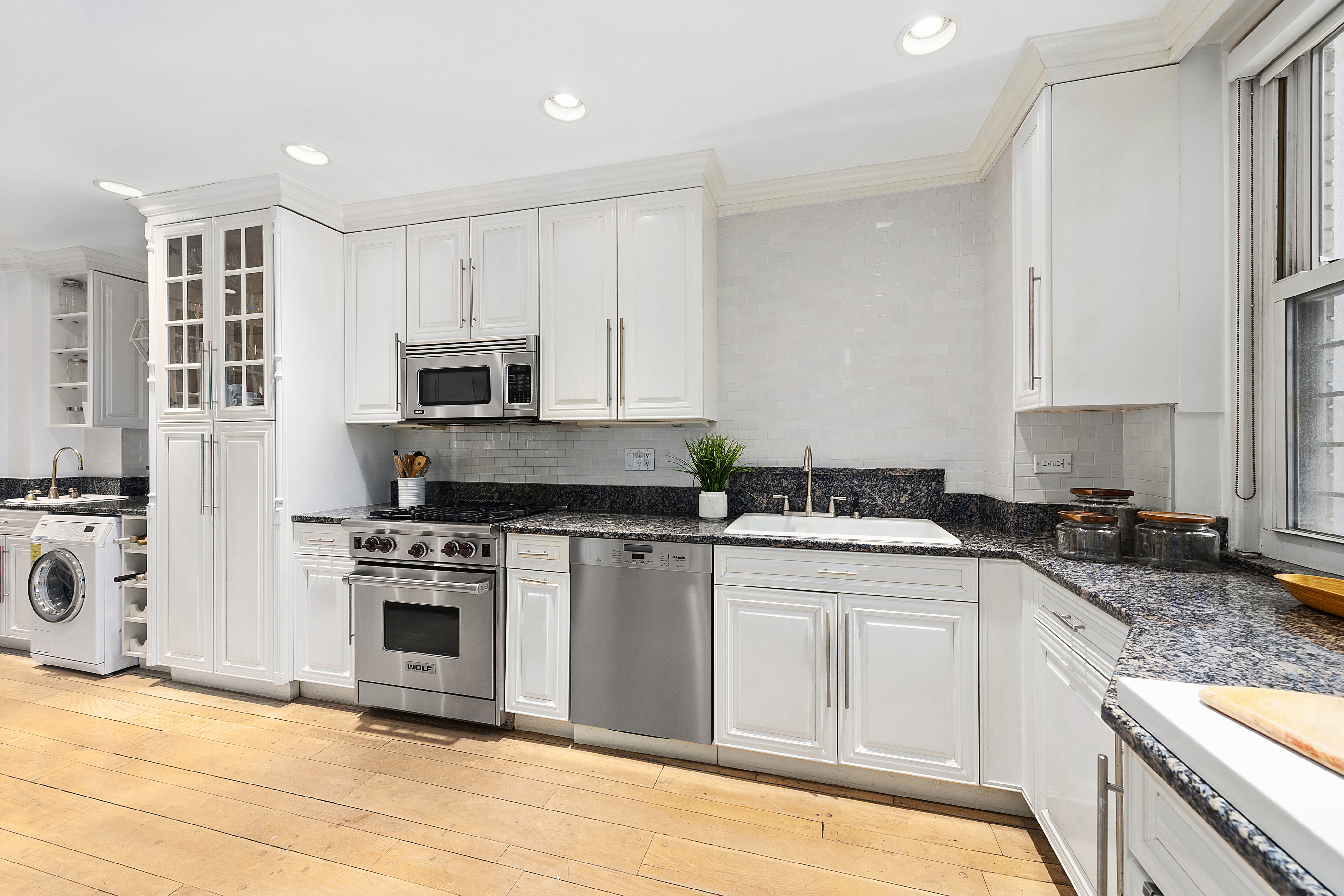 320 East 72nd Street, Unit 8A Manhattan, NY 10021 - Photo 6 of 14