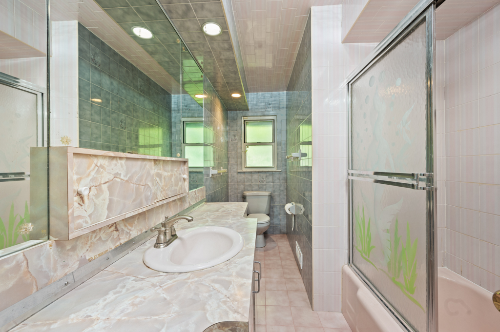 159 Wolverine Street Staten Island, NY 10306 - Photo 13 of 22