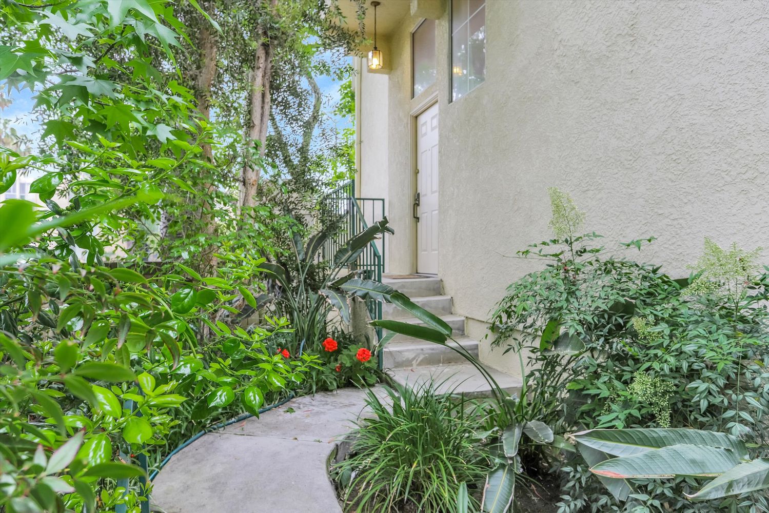 $699,975 | 5545 Sylmar Avenue, Unit 501, Sherman Oaks, CA 91401