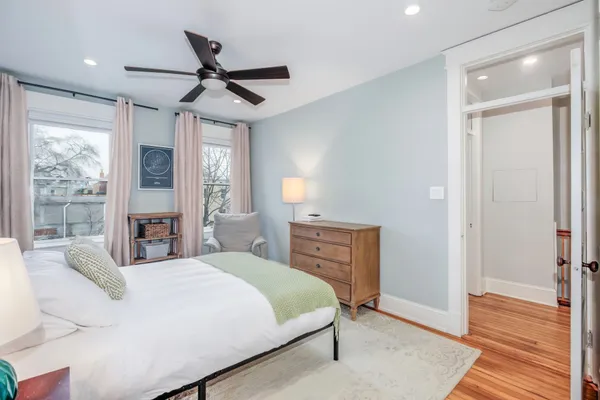 $1,300,000 | 935 15th Street Southeast, Washington, DC 20003