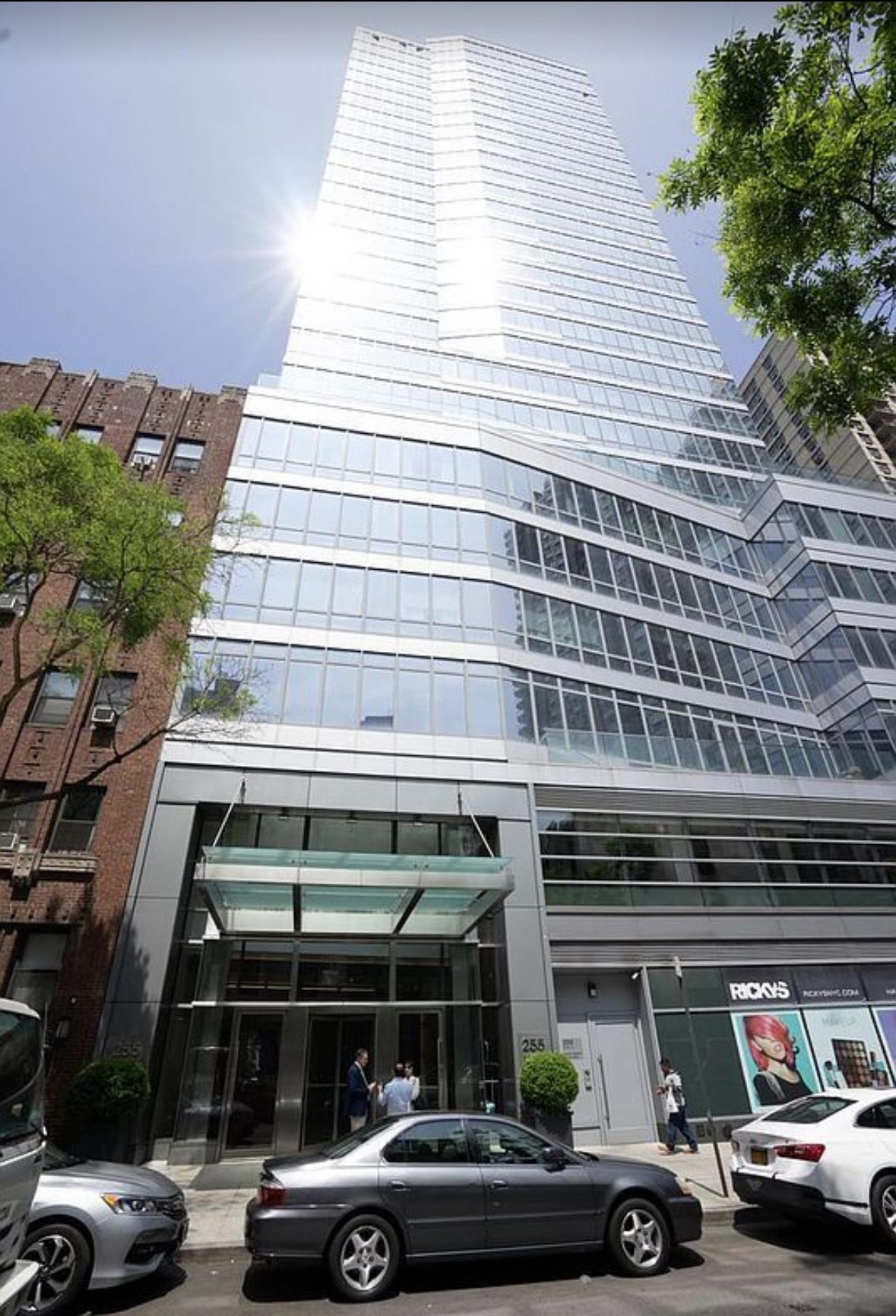 255 East 74th Street, Unit 27A Manhattan, NY 10021 - Photo 14 of 16