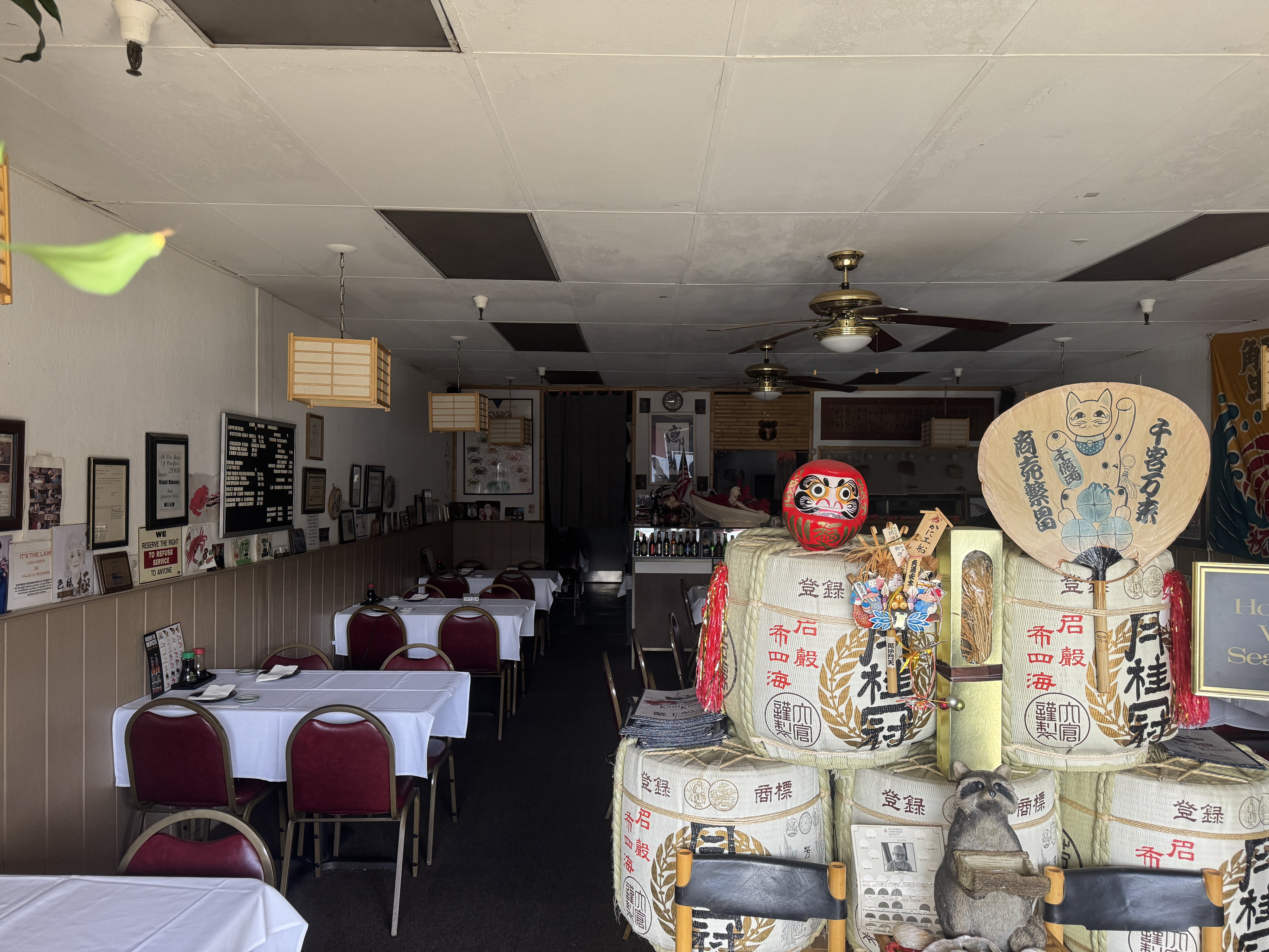 580 Crespi Drive, Unit A Pacifica, CA 94044 - Photo 17 of 25 a very nice looking room with lots of stuff and furniture
