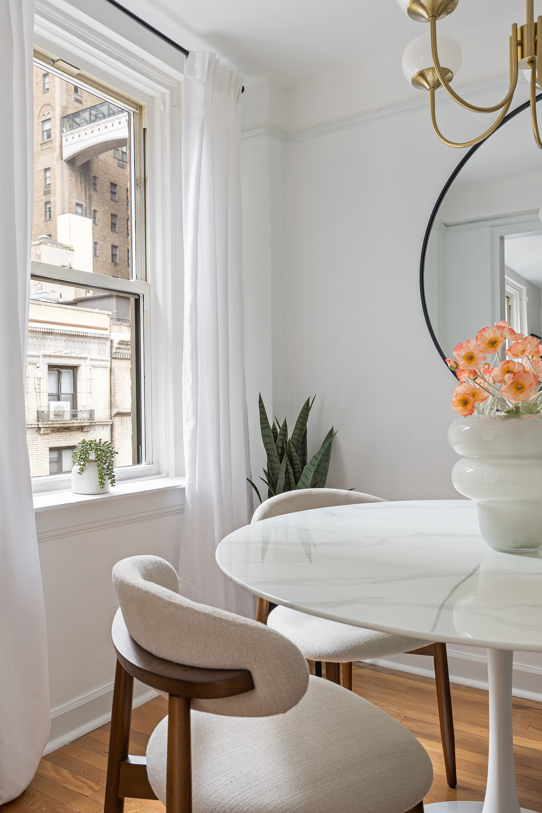 155 East 49th Street, Unit 10A Manhattan, NY 10017 - Photo 4 of 13 Gallery Image 4