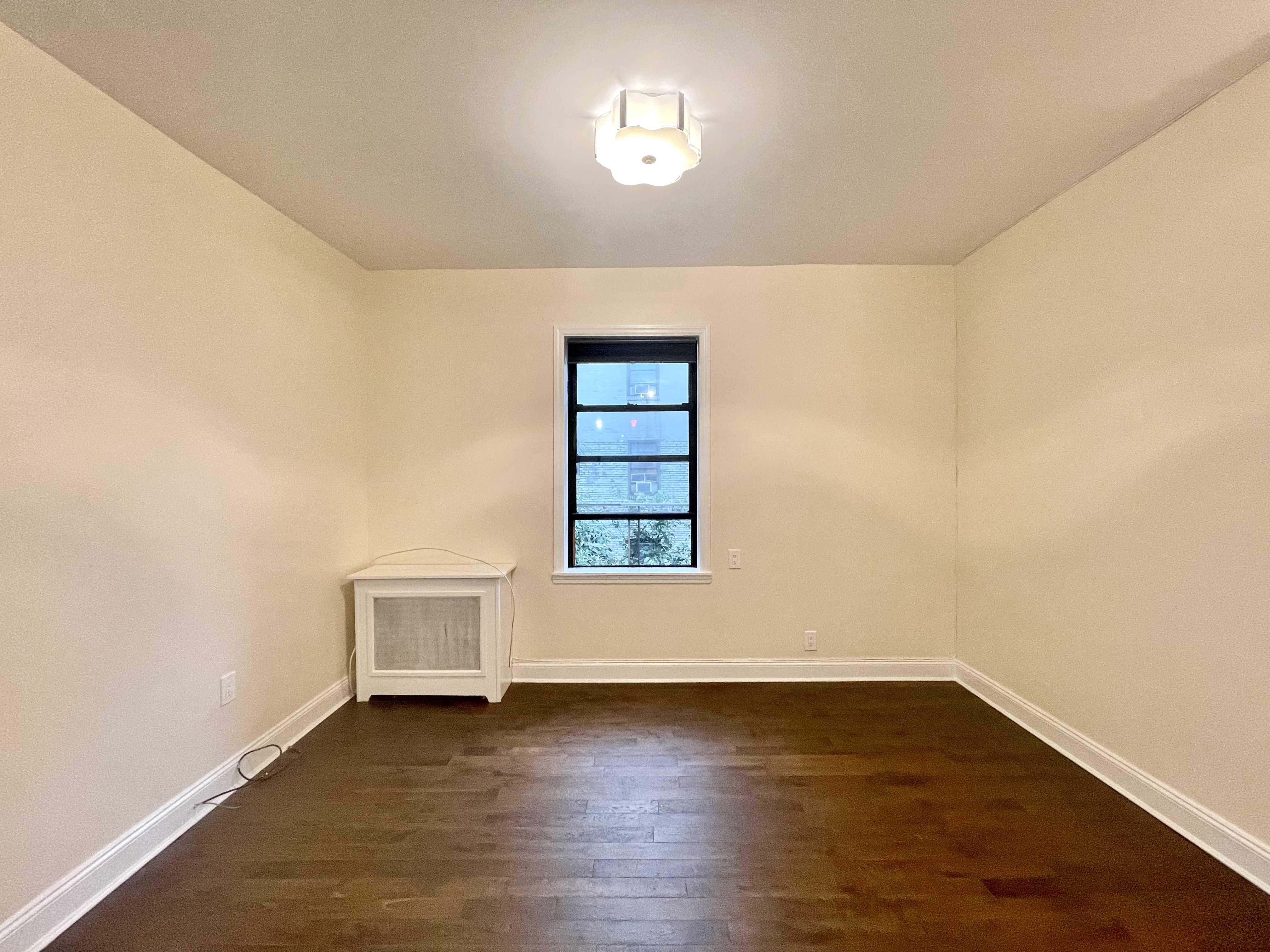 21-16 35th Street, Unit 3G Queens, NY 11105 - Photo 3 of 12