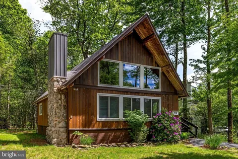 $359,000 | 214 Coach Road, Tobyhanna, PA 18466