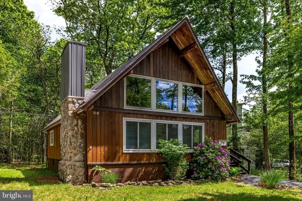 $359,000 | 214 Coach Road, Tobyhanna, PA 18466