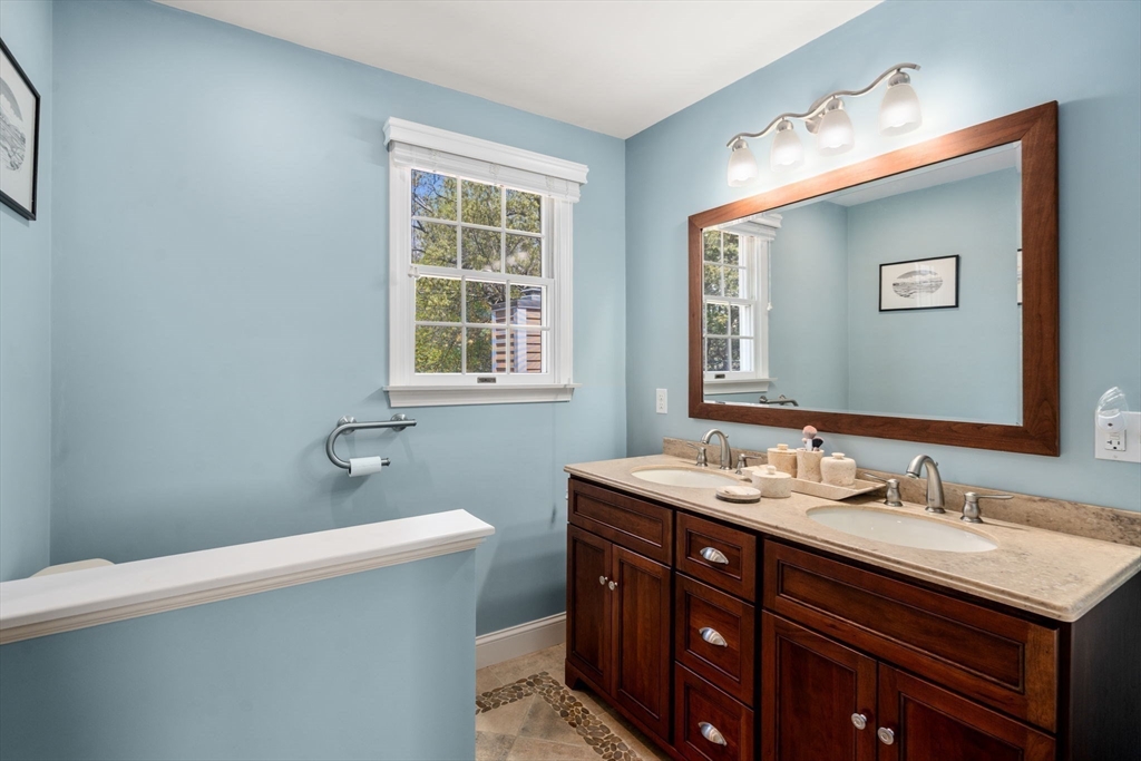 178 Atlantic Street Gloucester, MA 01930 - Photo 16 of 36