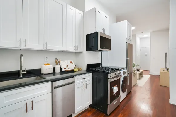 $5,300 | 235 West 15th Street, Unit 1D | Chelsea