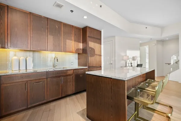 $2,250,000 | 580 Washington Street, Unit PH3, Boston, MA 02111