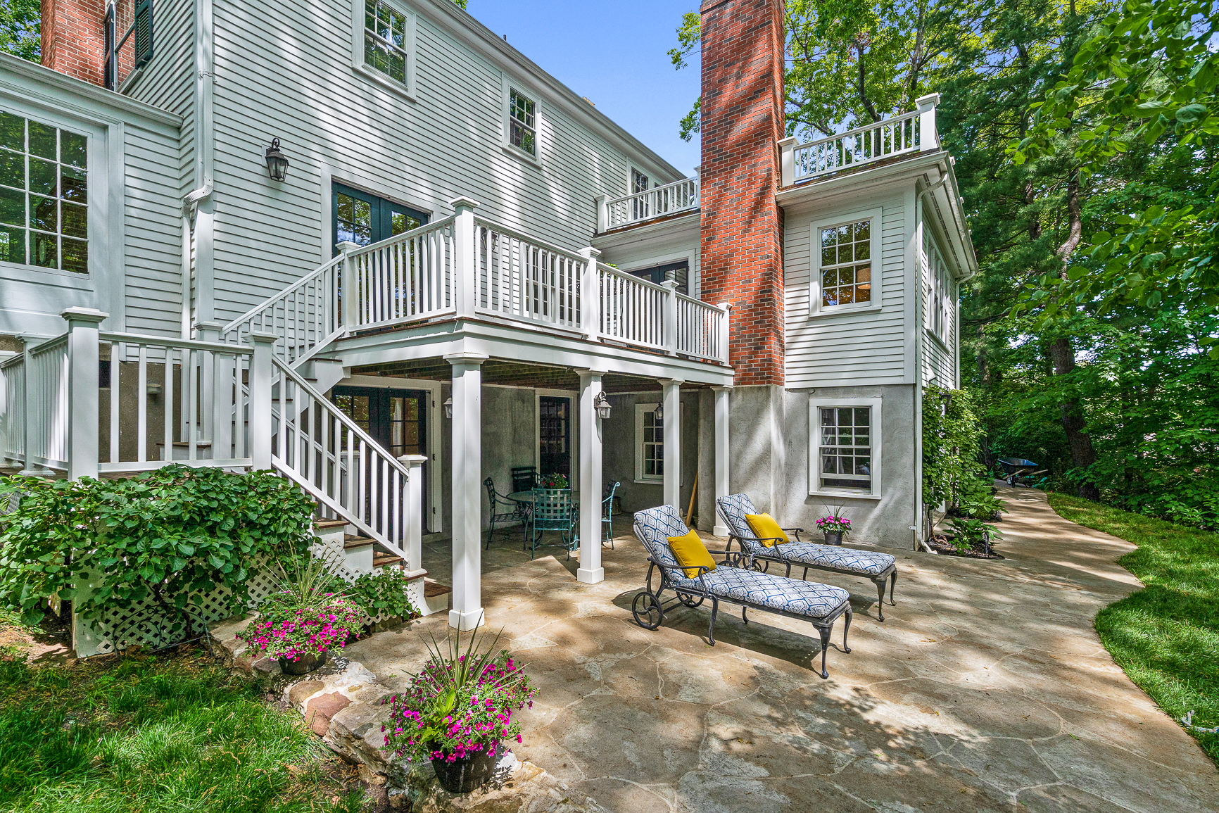 10 Lincoln Circle Wellesley, MA 02481 - Photo 4 of 61