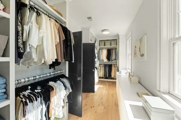 $2,550,000 | 8621 McHenry Street, Vienna, VA 22180