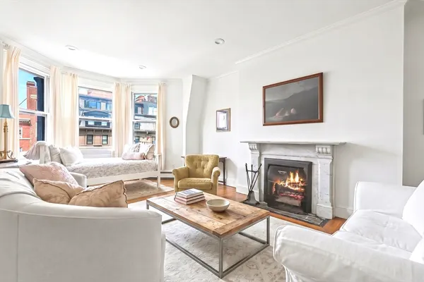 $819,000 | 277 Beacon Street, Unit 4A, Boston, MA 02116