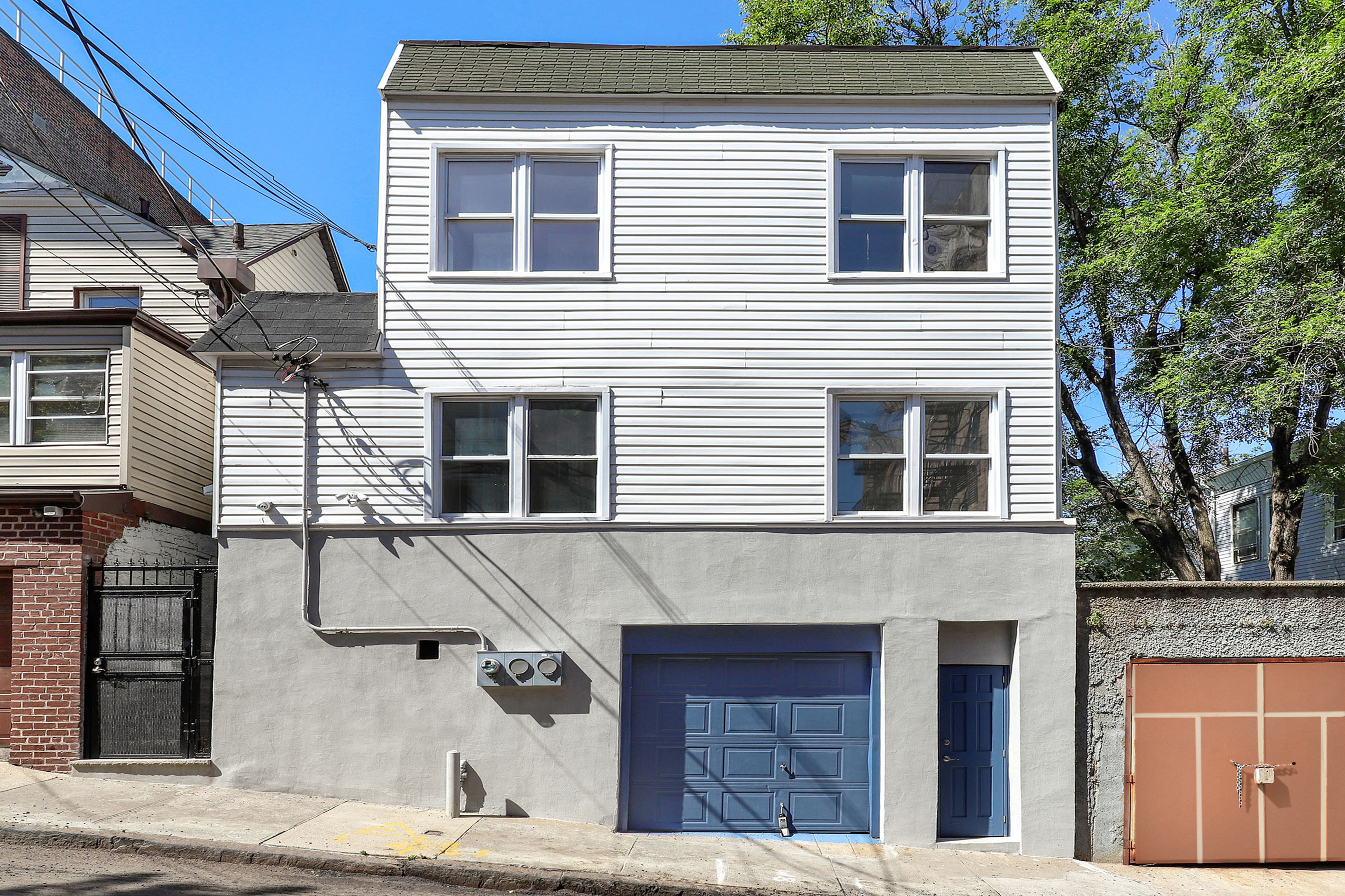 156 Summit Place Bronx, NY 10463 - Photo 37 of 38