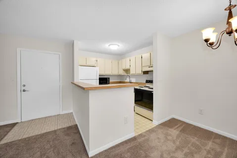 $235,000 | 9711 Hammocks Boulevard, Unit 108K, Miami, FL 33196