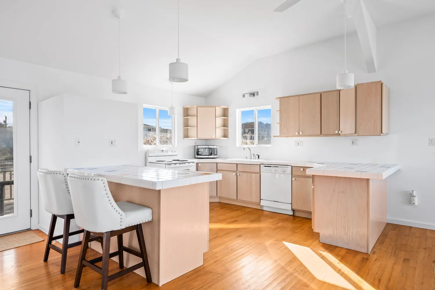 $3,950,000 | 654 A Dune Road, West Hampton Dunes, NY 11978