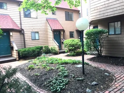 $1,250,000 | 266-276 Pearl Street, Unit F, Cambridge, MA 02139