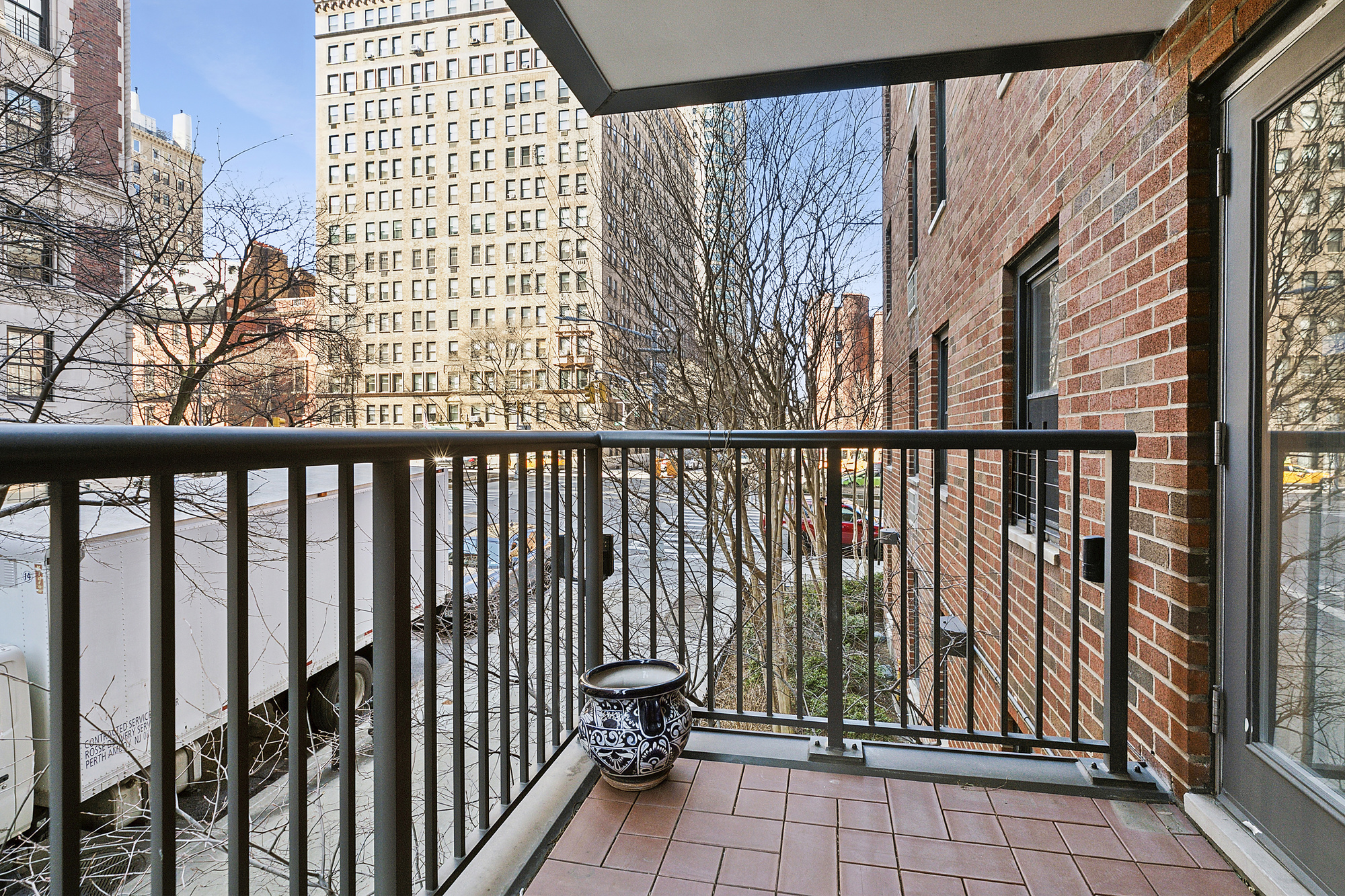 1199 Park Avenue, Unit 2J Manhattan, NY 10128 - Photo 2 of 8 a view of a black gate