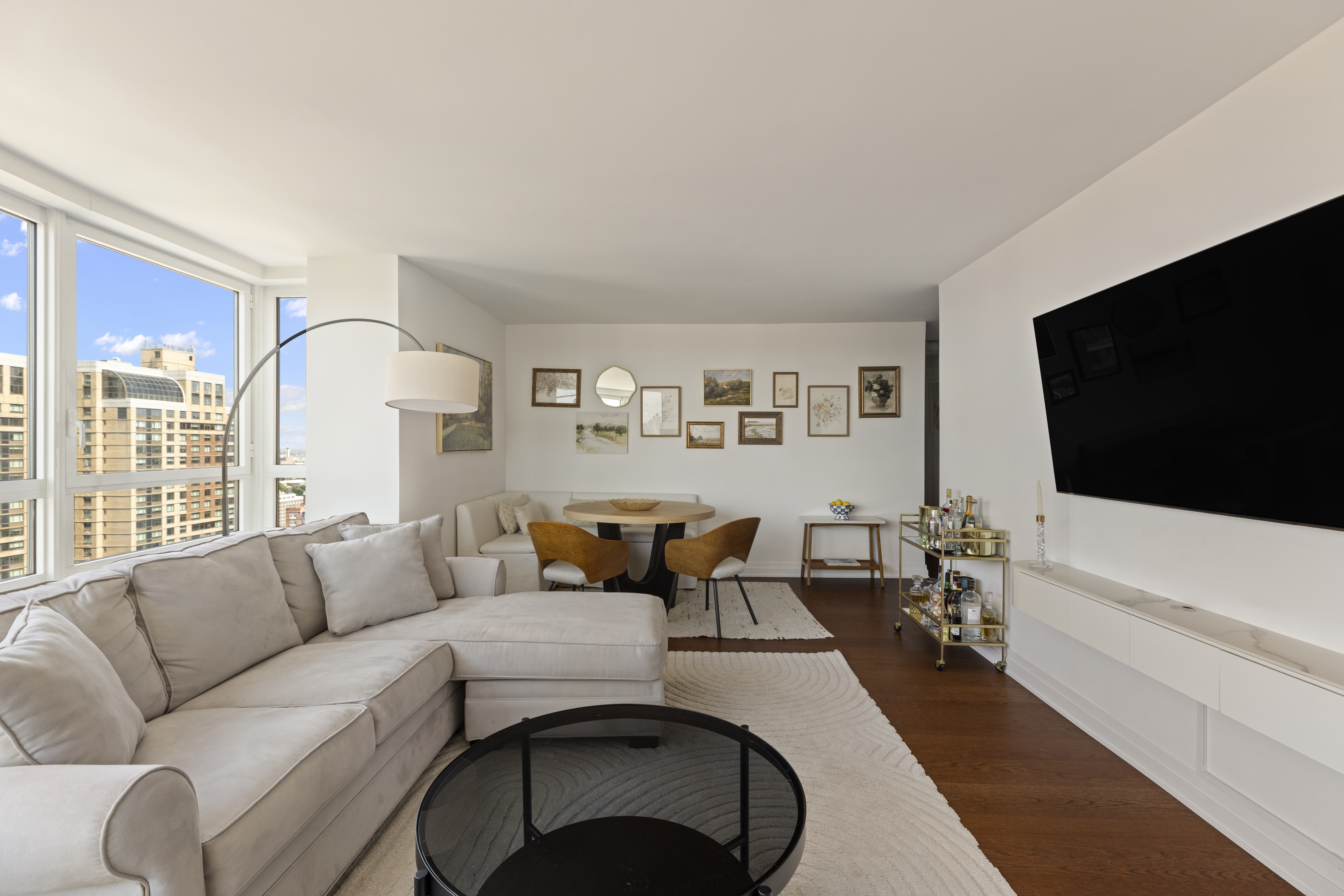 200 East 94th Street, Unit 2915 Manhattan, NY 10128 - Photo 6 of 21
