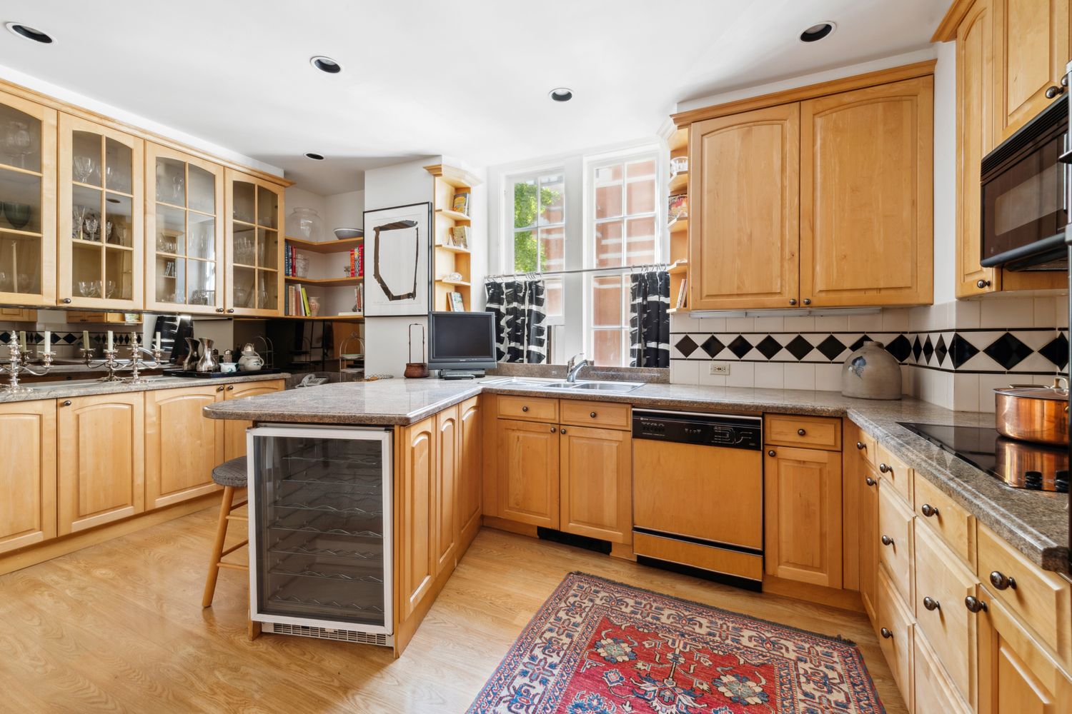 $1,800,000 | 130 East 67th Street, Unit 2A | Lenox Hill