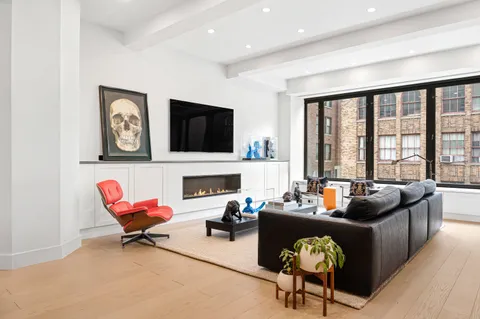 $2,975,000 | 233 West 26th Street, Unit 7E | Chelsea