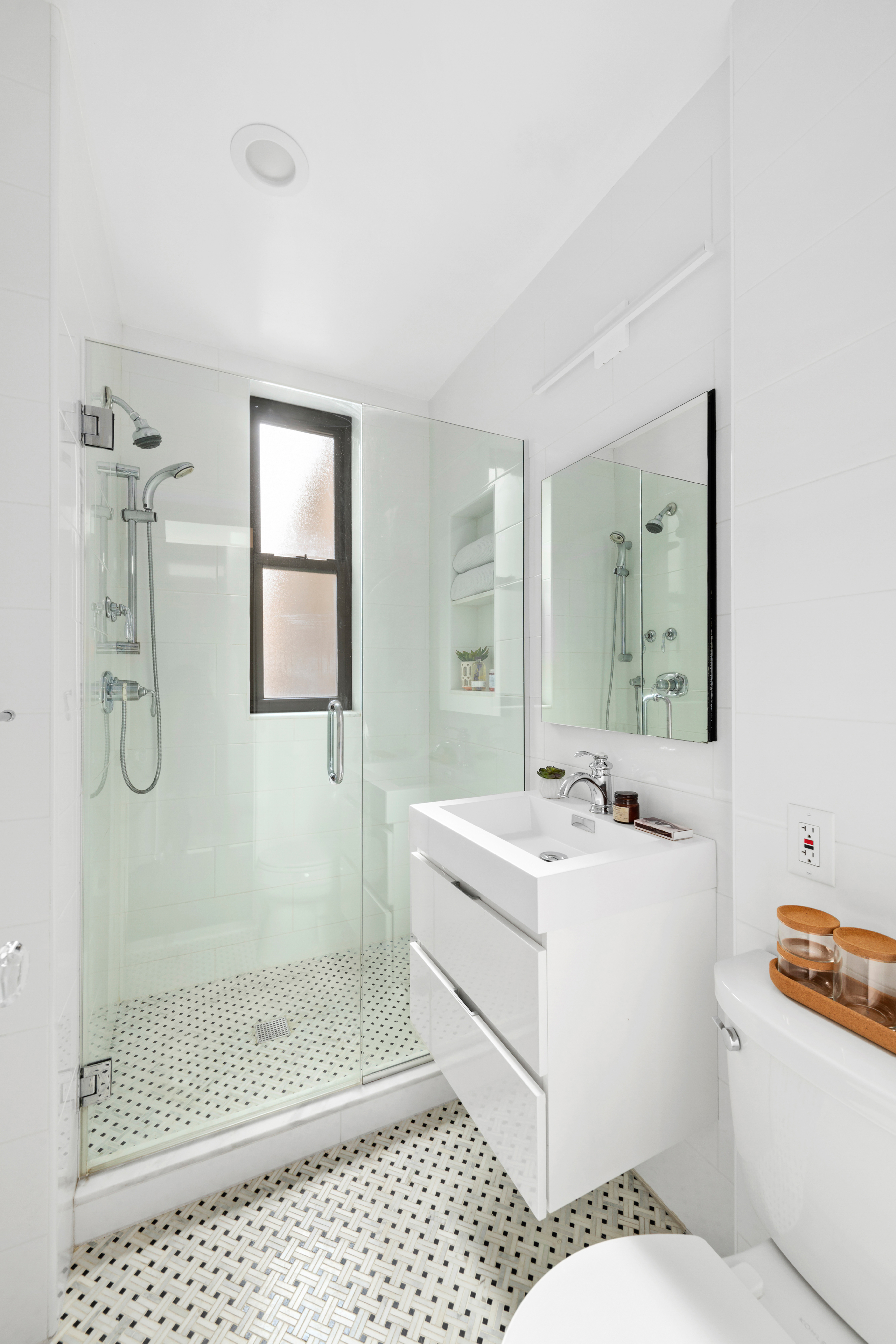 188 East 75th Street, Unit 4CD Manhattan, NY 10021 - Photo 7 of 11