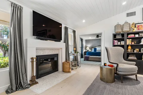 $1,200,000 | 10 Bentwood Road, Palm Beach Gardens, FL 33418