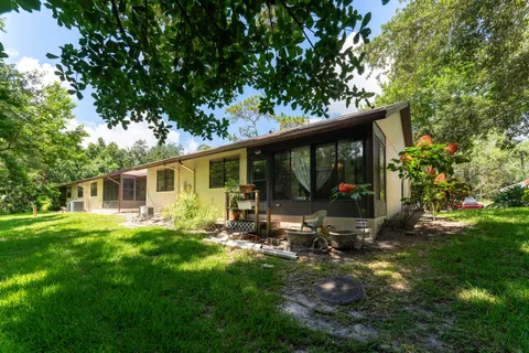 $240,000 | 2917 Fig Court, Unit 2, Palm Harbor, FL 34684
