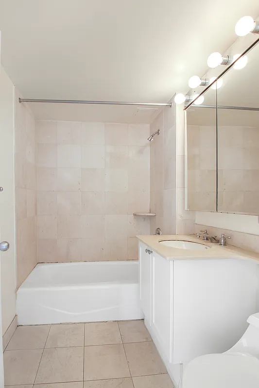 308 East 38th Street, Unit 14B Manhattan, NY 10016 - Photo 10 of 20