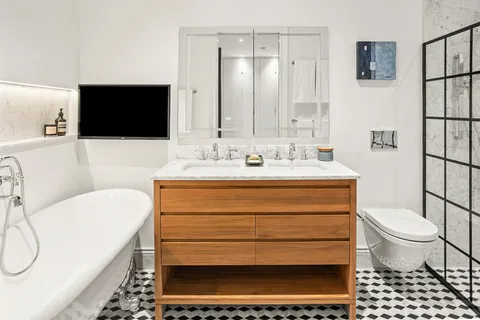 $3,350,000 | 33 West 67th Street, Unit 4M | Upper West Side