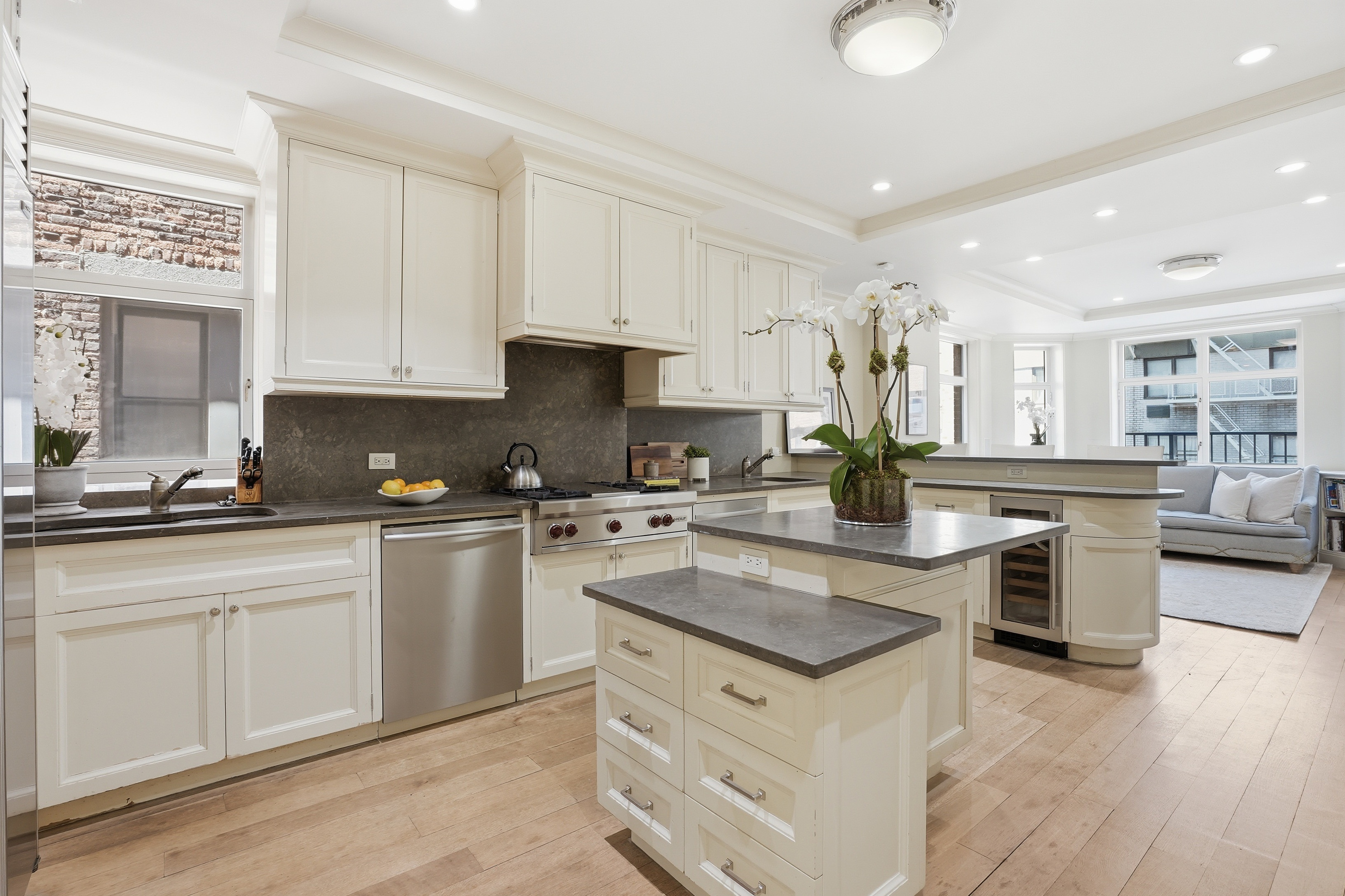 188 East 76th Street, Unit 5ABC Manhattan, NY 10021 - Photo 5 of 17