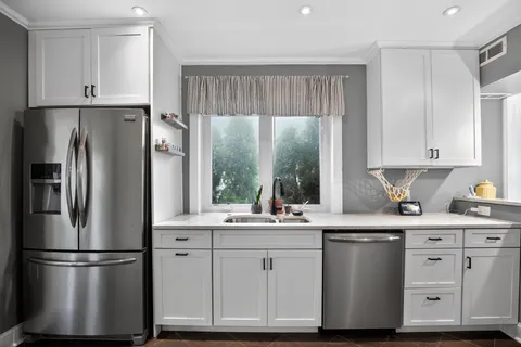 $425,000 | 35 Manor Avenue, Oaklyn, NJ 08107