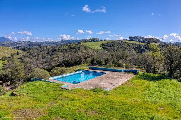 $1,850,000 | 10547 And 10443 Chalk Hill Road, Healdsburg, CA 95448
