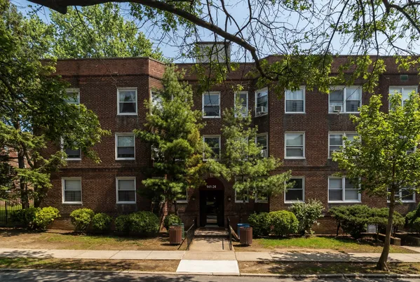 $445,000 | 141-24 78th Avenue, Unit 2B | Kew Gardens Hills