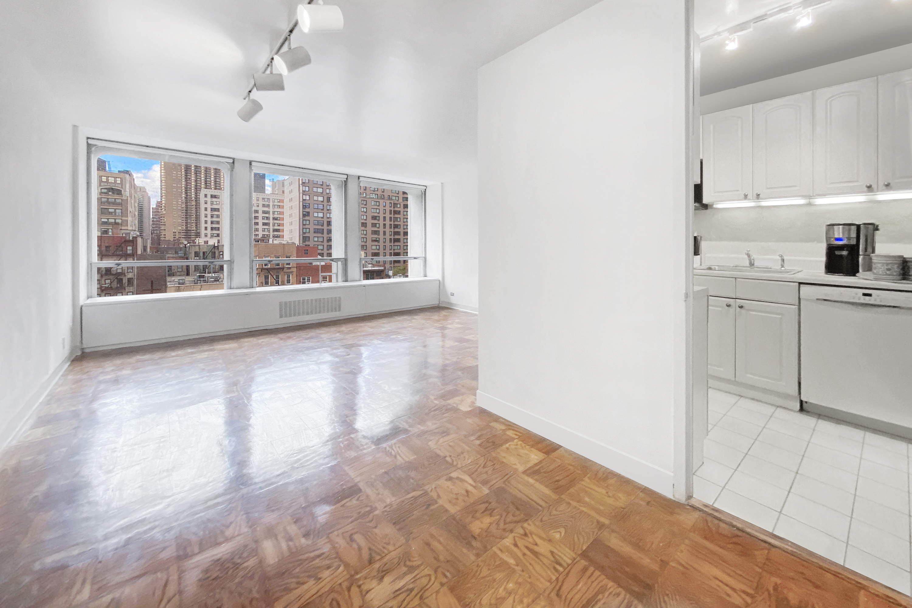 330 East 33rd Street, Unit 4H Manhattan, NY 10016 - Photo 4 of 16