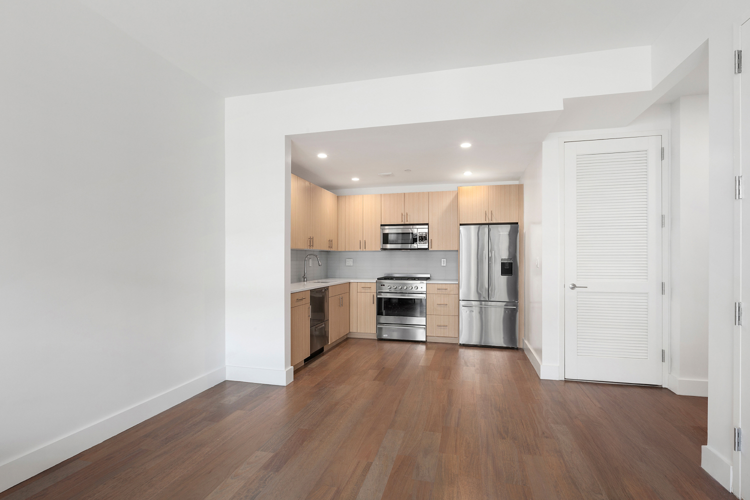 17 Convent Avenue, Unit 5D Manhattan, NY 10027 - Photo 3 of 13