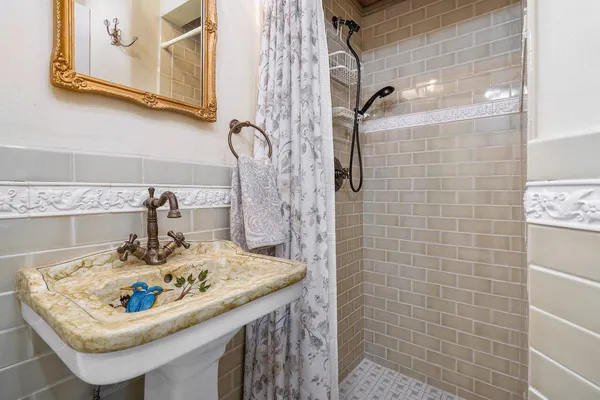 $2,400,000 | 521 North Swinton Avenue, Delray Beach, FL 33444