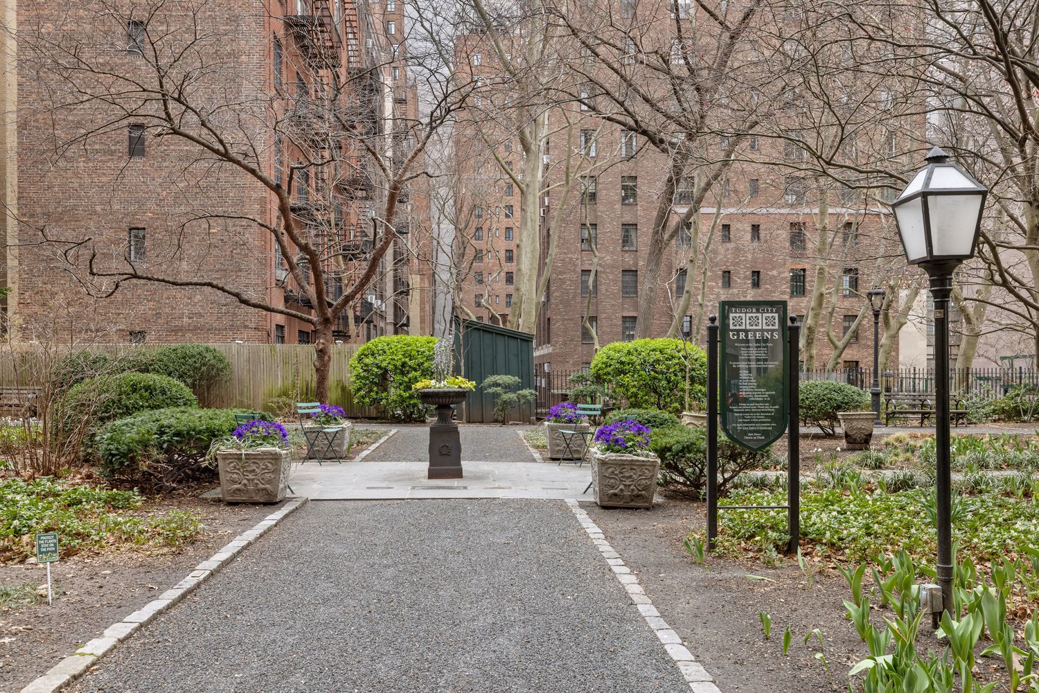 25 Tudor City Place, Unit 922 Manhattan, NY 10017 - Photo 8 of 9 a view of a building with potted plants