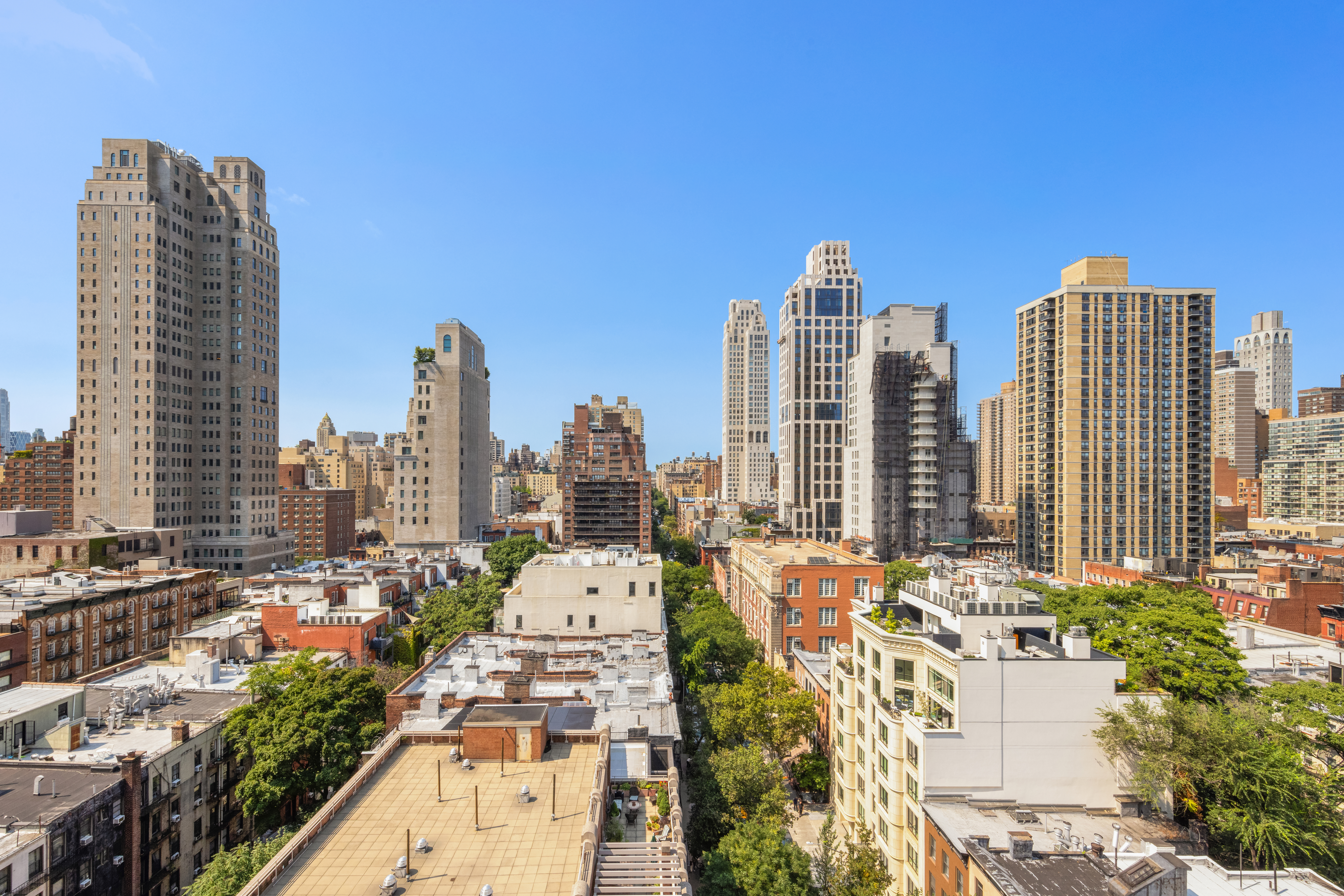 350 East 82nd Street, Unit 14AB Manhattan, NY 10028 - Photo 19 of 21 a view of city with tall buildings