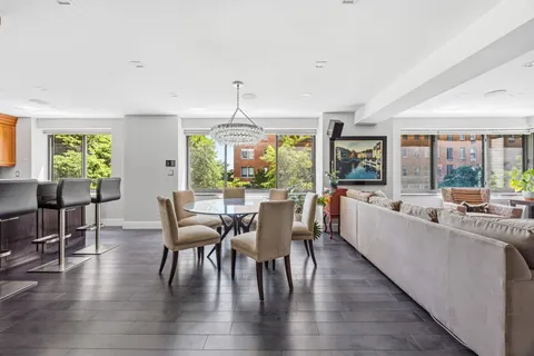 $2,700,000 | 10 East End Avenue, Unit 4JK | Upper East Side