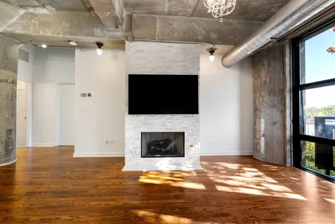 $399,000 | 1001 West 15th Street, Unit 318, Chicago, IL 60608