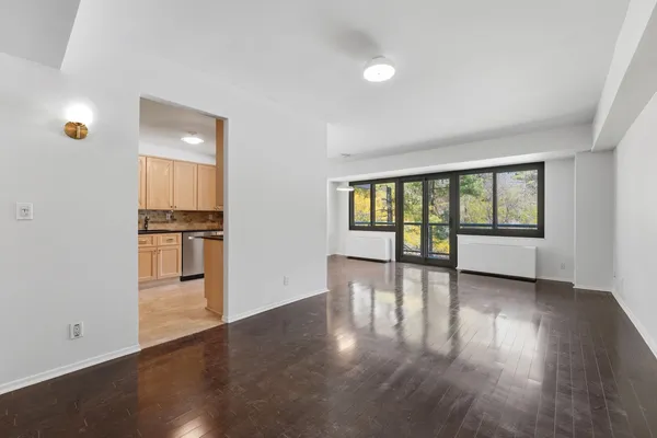 $370,000 | 609 West South Orange Avenue, Unit 4U, South Orange, NJ 07079