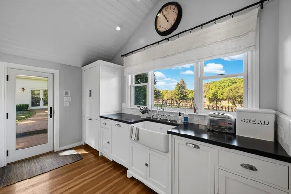 $3,050,000 | 4011 East 3rd Avenue, Napa, CA 94558