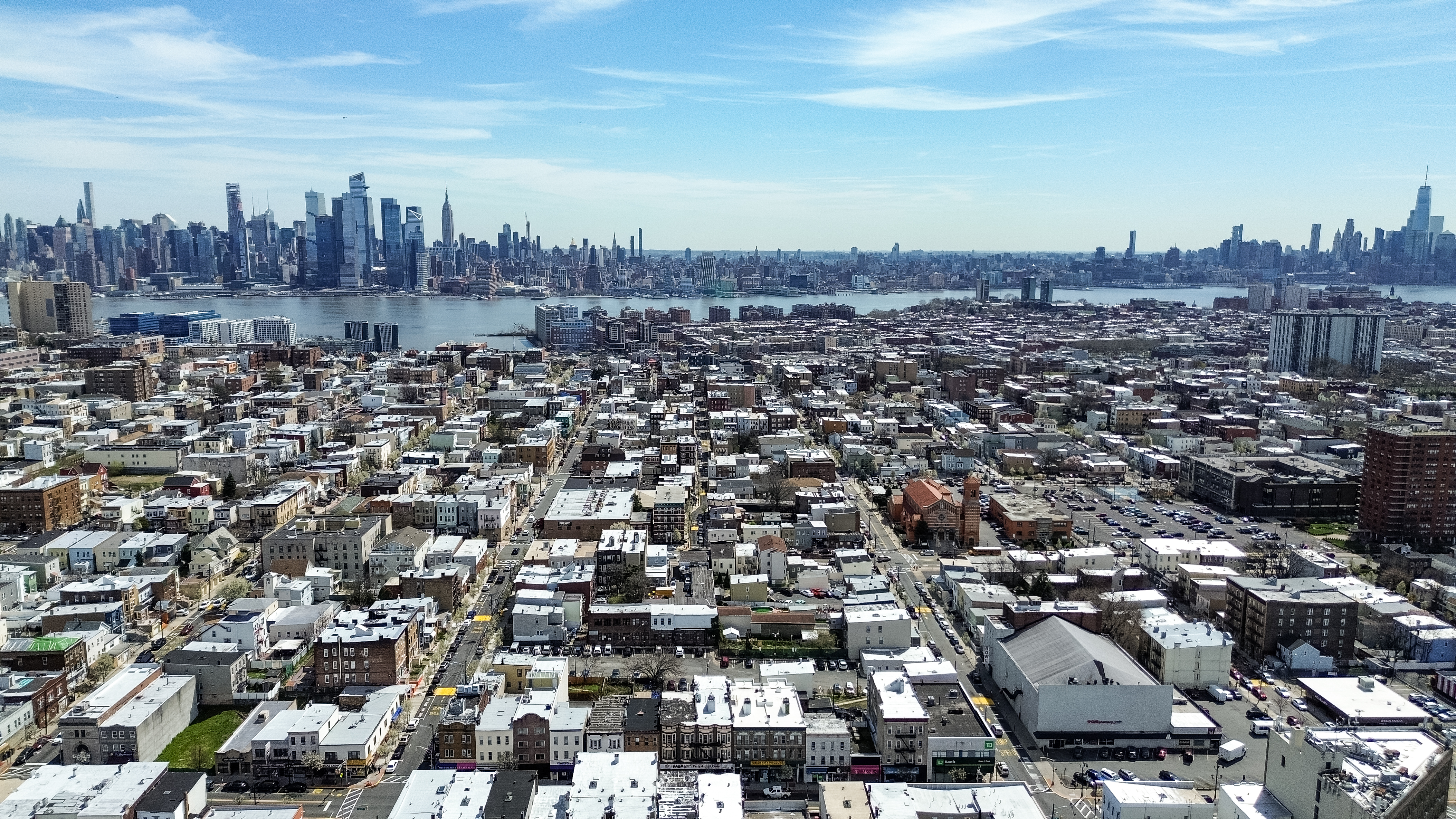 814 Summit Avenue Union City, NJ 07087 - Photo 12 of 23 an aerial view of multiple house